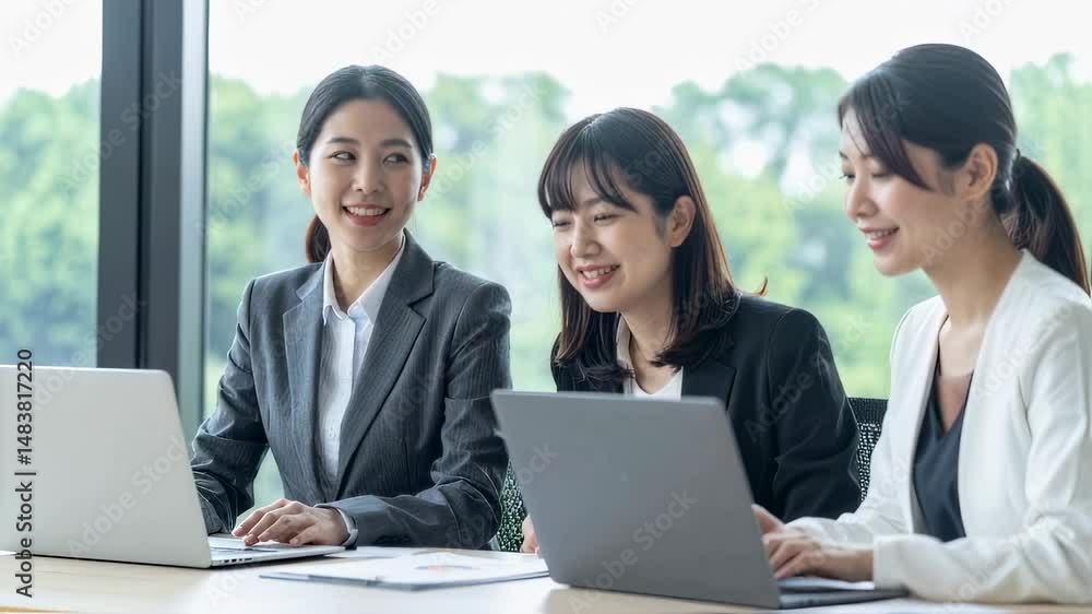 Japanese Businesswomen Collaborating at Office — Teamwork and Professionalism in Modern Workplace
Japanese Businesswomen Collaborating at Office — Teamwork and Professionalism in Modern Workplace