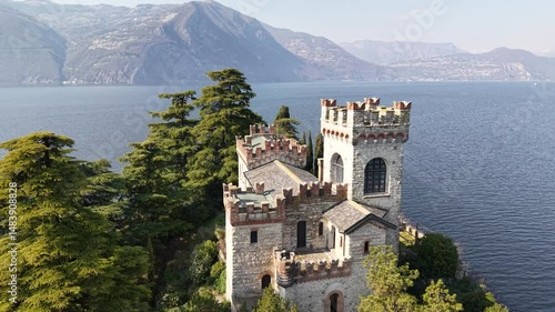 Wallpaper Mural Drone isola Torontodigital.ca