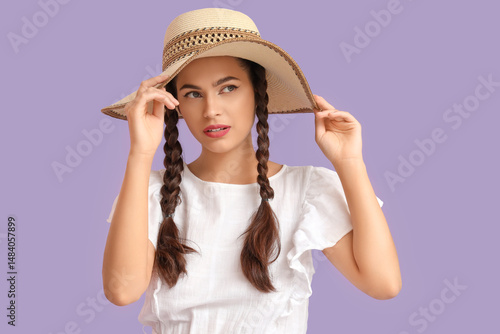 Beautiful young stylish wom...