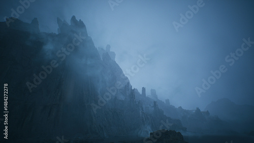 霧に包まれた崖の廃墟