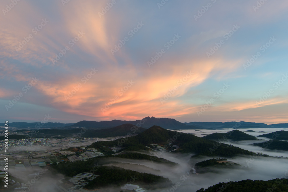 Fototapeta premium sunrise over the mountains
