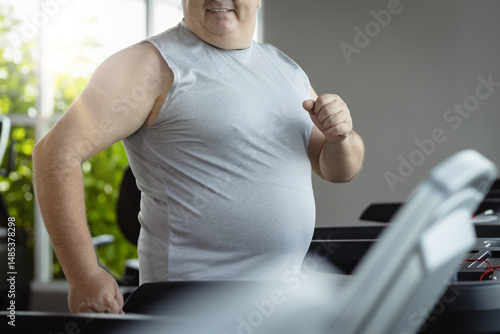Wallpaper Mural A fat white man is determined to lose weight. Torontodigital.ca
