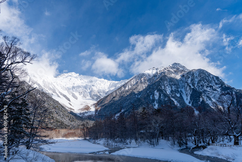 Wallpaper Mural 厳冬期の上高地 Torontodigital.ca