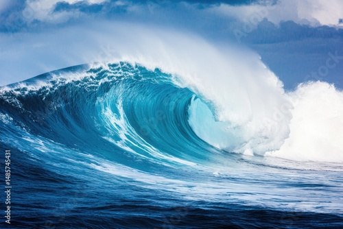 Fototapeta Naklejka Na Ścianę i Meble -  Powerful ocean wave (2)