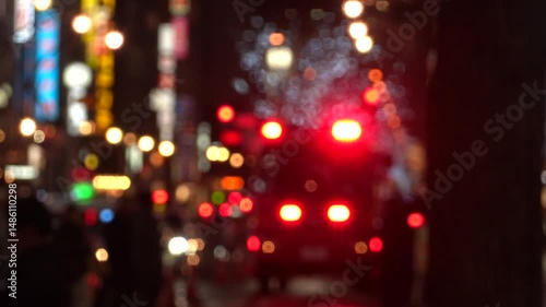 ぼかし映像 繁華街で活動する消防車 北海道