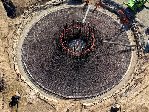 Blick auf die Stahlkonstruktion für das Fundament einer Windkraftanlage, Windrad, Windenergie, Stahlbeton, Baustelle, Energiewende, WEA