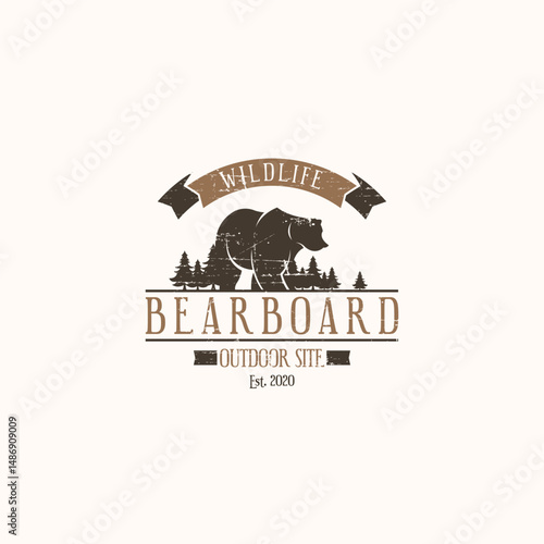 Bear logo template in outdoor vintage style. Bear logo