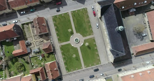 Kirkepladsen i Christiansfeld, The Church Square - drone lift and rotation