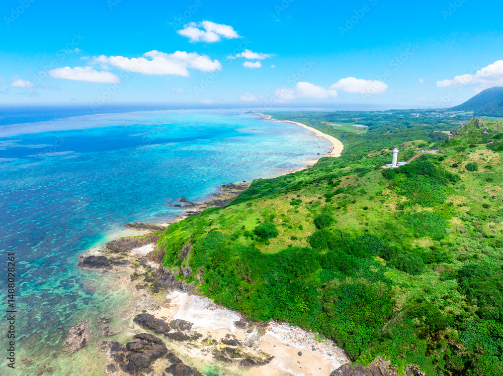 Fototapeta premium 平久保崎灯台（沖縄県石垣市）