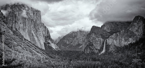 El Capitan to Bridalveil Falls