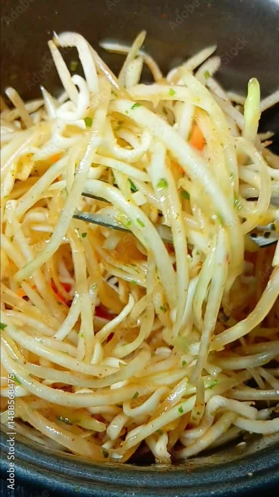Spicy Instant Noodles and Papaya Salad Recipe Spicy Instant Noodles and Papaya Salad Recipe