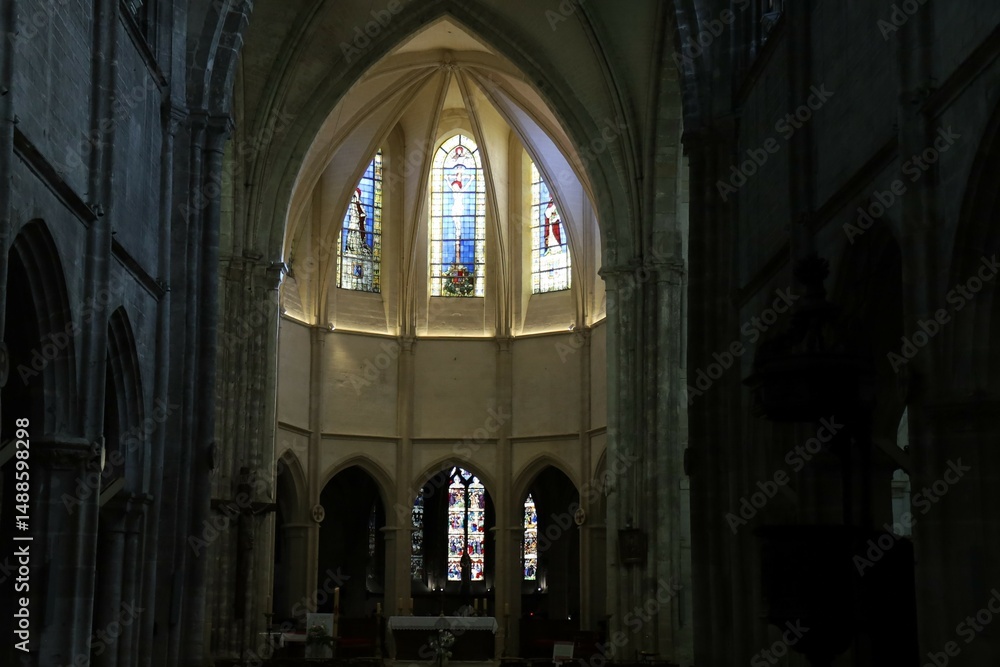 Fototapeta premium L'église Saint-Pierre, église de style gothique flamboyant, ville de Dreux, département de l'Eure et Loir, France