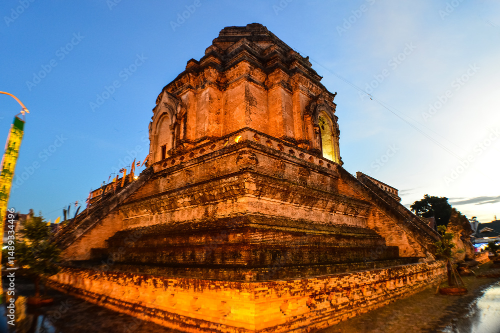 Naklejka premium Old Pagoda Architecture Lanna, Symbols of Buddhism, Southeast Asia at Wat Chedi Luang Chiang Mai, Northern, Thailand.