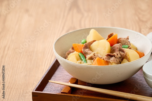 豚肉の肉じゃが｜日本の家庭料理の定番