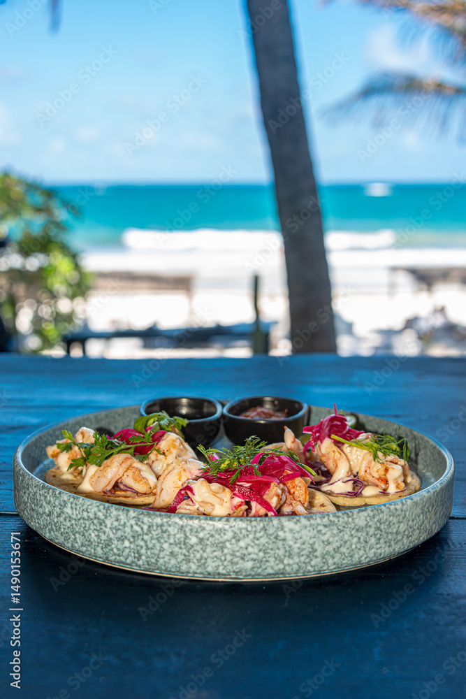 Obraz premium Shrimp Tacos on a Caribbean Beach in Boca Paila, Tulum.
