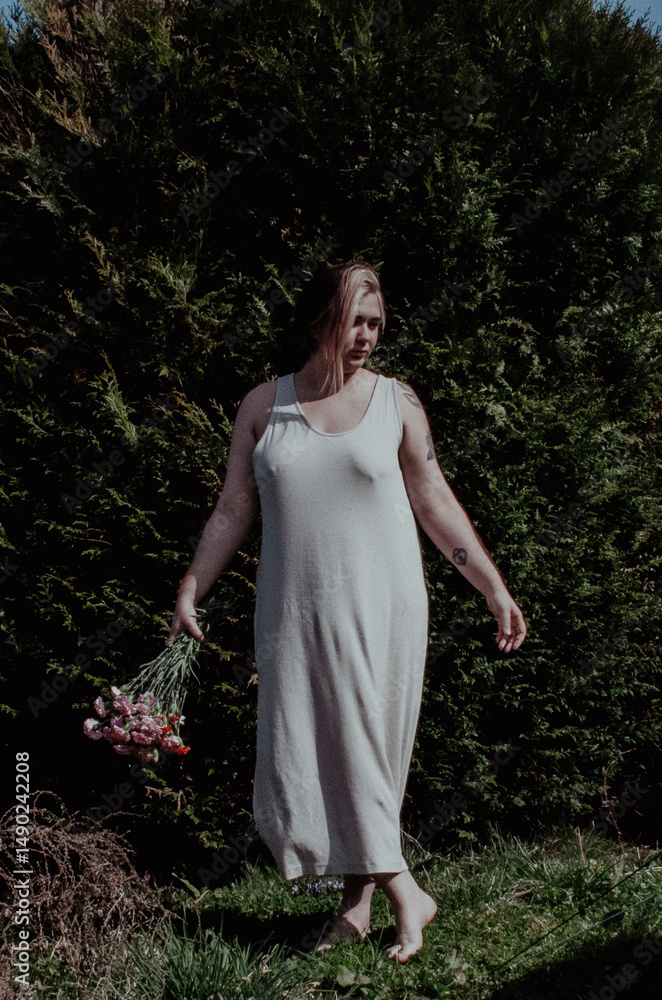 Portrait de femme avec des fleurs Portrait de femme avec des fleurs