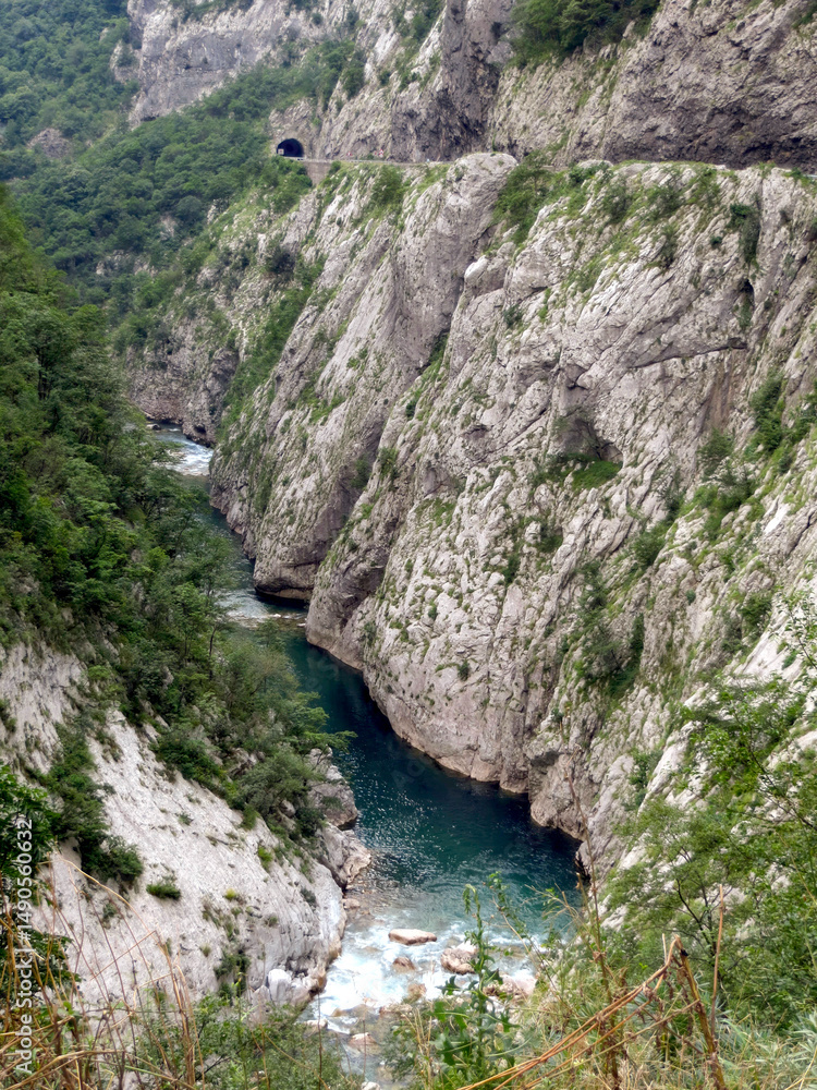 Obraz premium Exploring the Breathtaking Moraca River Canyon in Montenegro During an Adventurous Trip