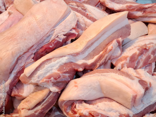 Foto Rich layers of pork belly