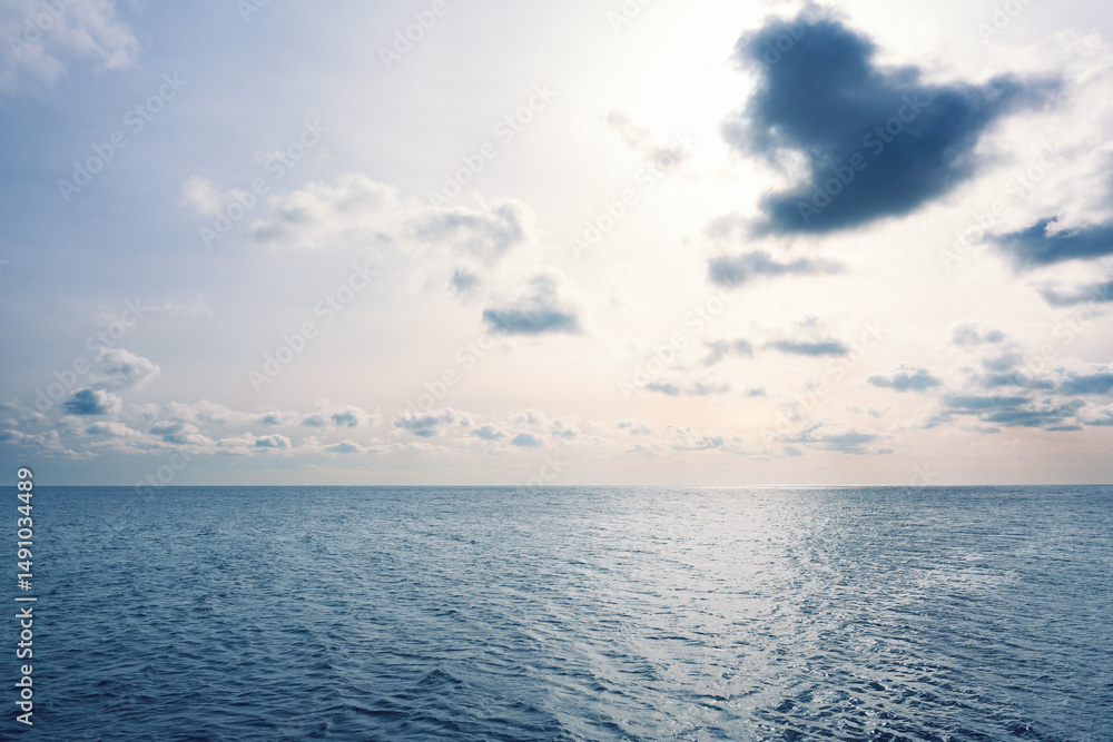 Fototapeta premium Seascape, sea view and cloudy sky