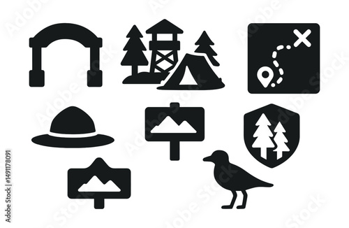 Solid style icons of national parks and reserves: park entrance, forest lookout, tent in nature, trail map icon, ranger hat, scenic point sign, wild area badge, protected species.