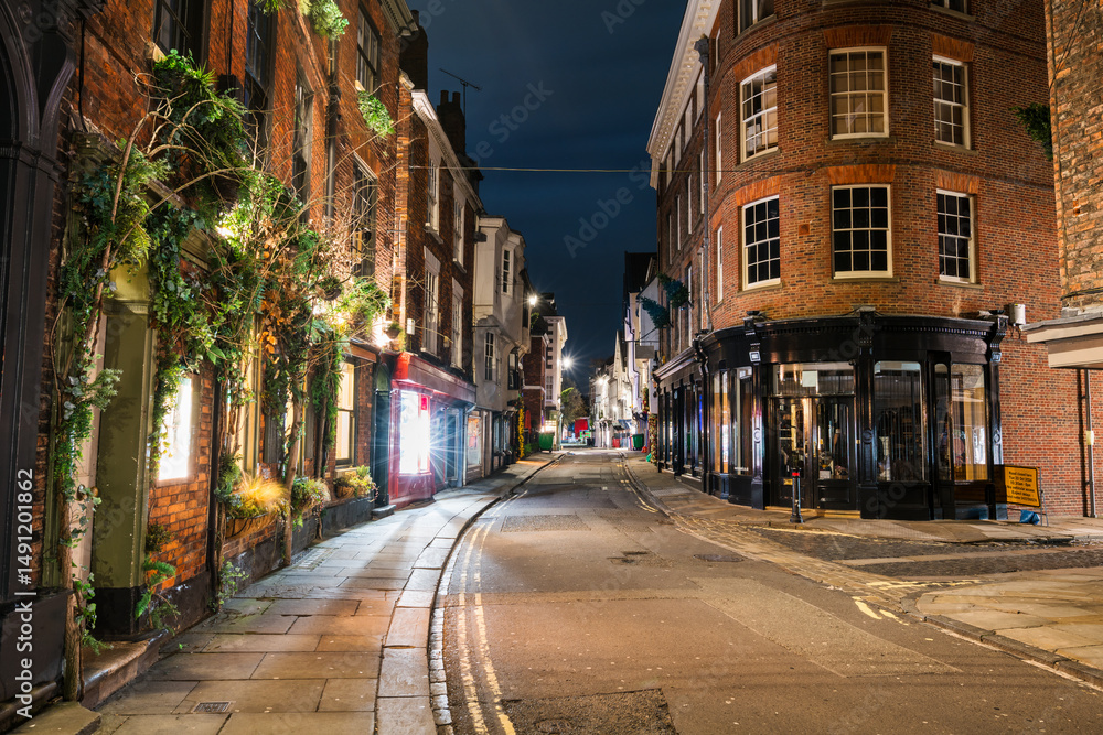 Fototapeta premium Shambles alley at night in York city. England