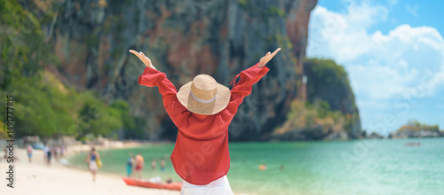 Bild auf Leinwand Woman tourist travel and sightseeing in Krabi, Thailand