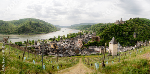 Foto Scenic panorama of Bacharach, Germany, from a vineyard viewpoint