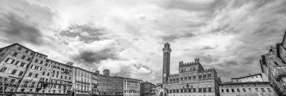 Obraz premium Panoramic view of Piazza del Campo, Siena.