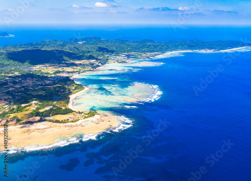 奄美大島 の 晴天 の パノラマ 空撮 ハイアングル 【 鹿児島県 奄美 の 風景 写真 】