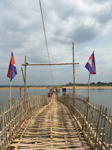 Fotografi World’s Longest Bamboo Bridge in Kampong Cham on Mekong river, Cambodia