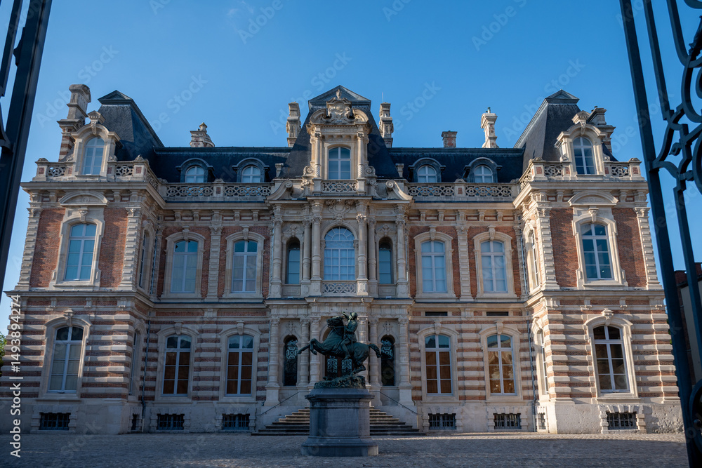 Fototapeta premium Walking on sunset on Avenue of Champagne, Epernay, France, view on champagne houses