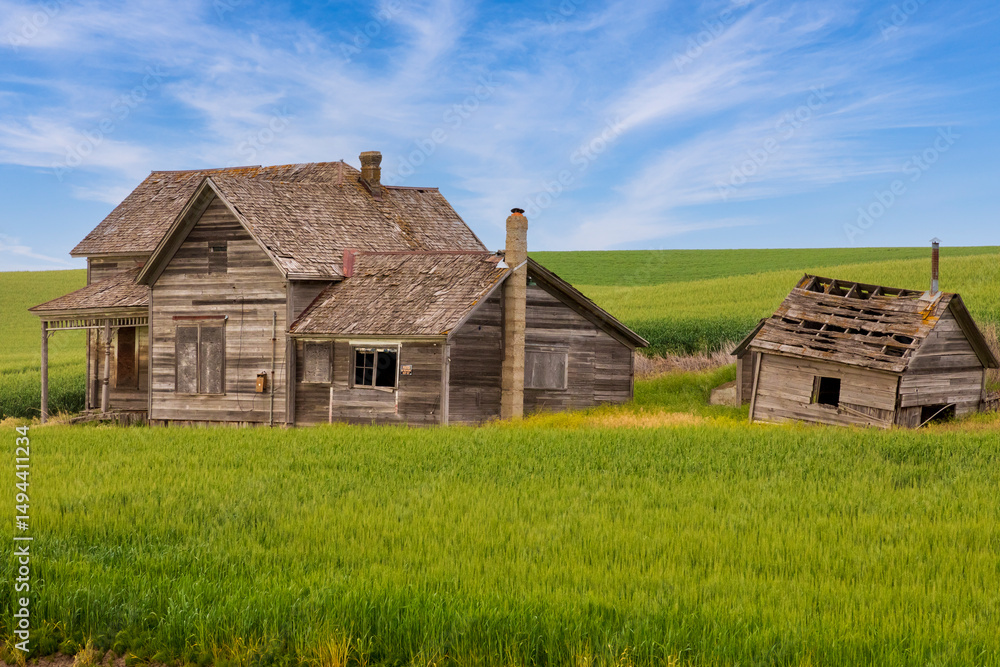 USA, Washington State, Eastern Washington, Palouse Region. Colton. Deserted farm house. USA, Washington State, Eastern Washington, Palouse Region. Colton. Deserted farm house.