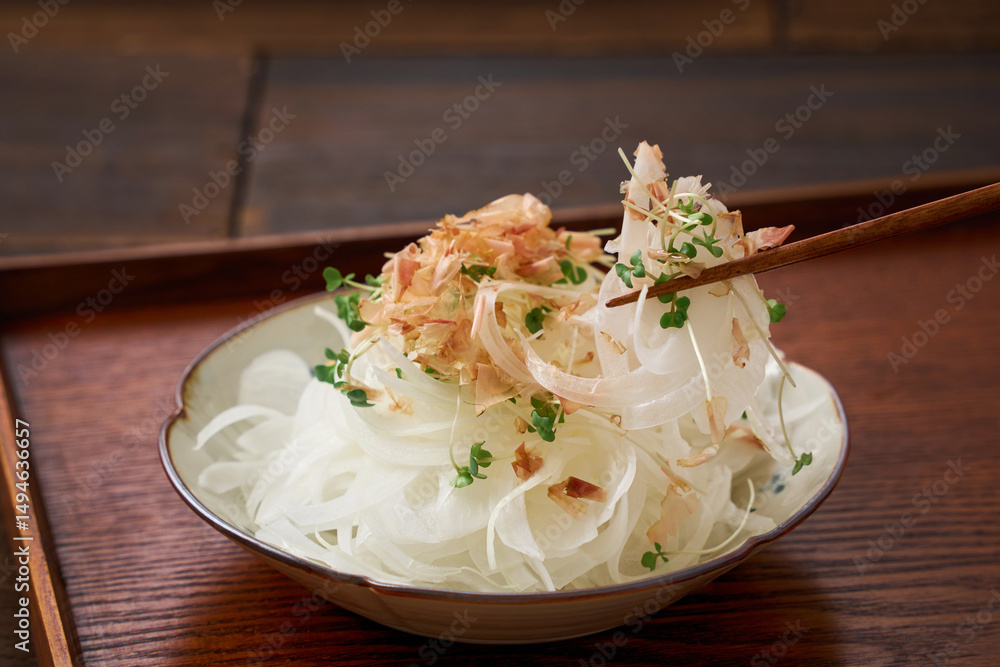 新玉ねぎの和風サラダ