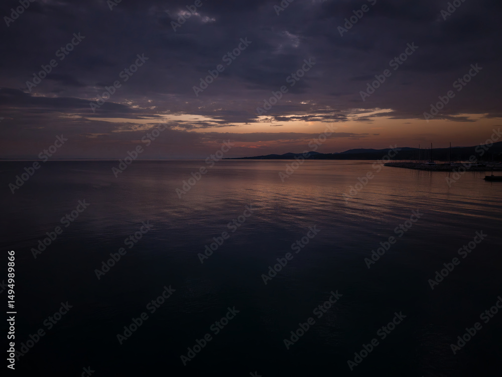 Fototapeta premium sunset over the sea