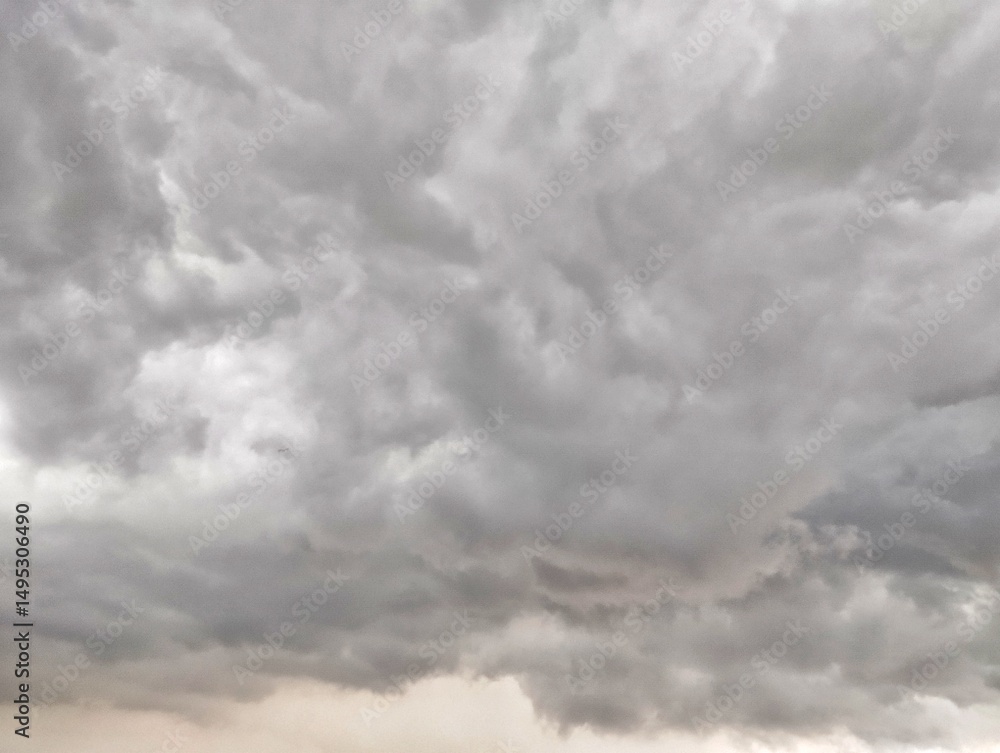 Obraz premium Dramatic dark sky and cloudy View and strong wind, Natural abstrack background 