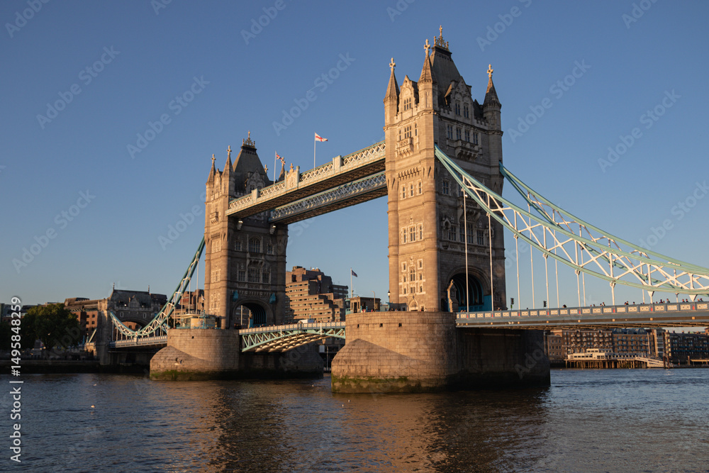 Fototapeta premium Tower Bridge and the River Thames, London, United Kingdom