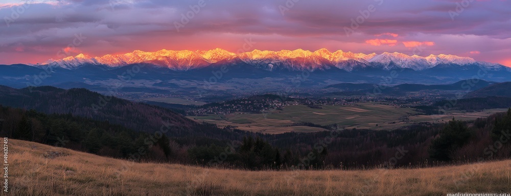 Fototapeta premium Majestic Mountain Range at Sunset Panorama
