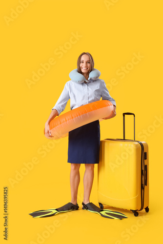 Young businesswoman with be...