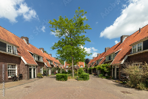 Bild auf Leinwand Courtyard - Dreyershofje, with several houses in the old center of Amersfoort