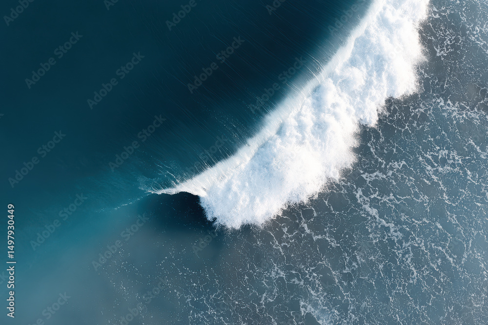Obraz premium aerial view of ocean water surface with splashing droplets dynamic movement of water