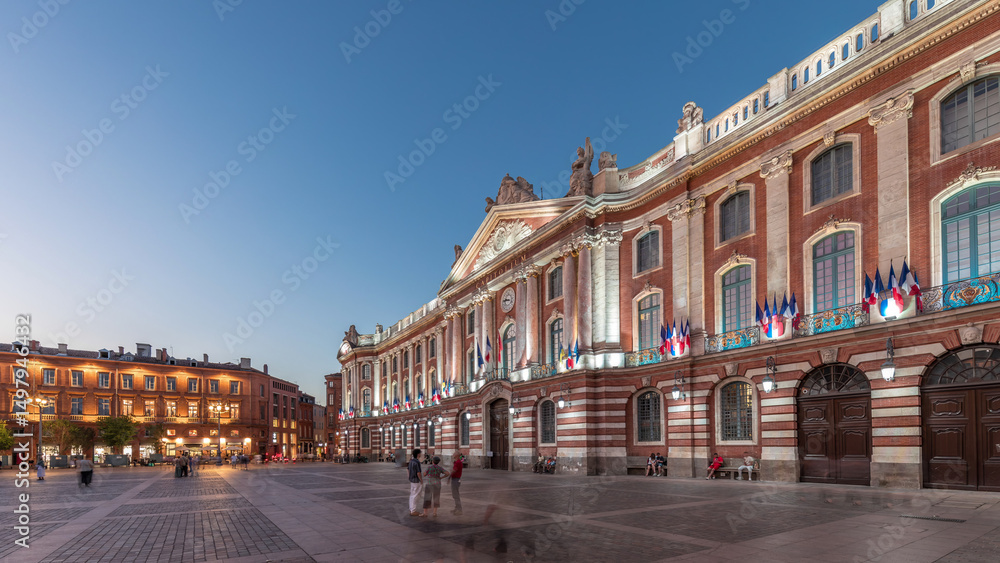 Obraz premium The Capitole de Toulouse day to night timelapse showcases the historic city hall. France
