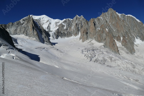 magnifique paysage de la chaine des alpes