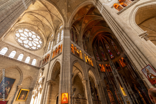 Décorations intérieure de l'église de Nantes   