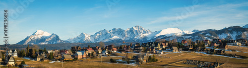 Obraz na płótnie Tatra mountains seen from Murzasichle village in Poland w salonie