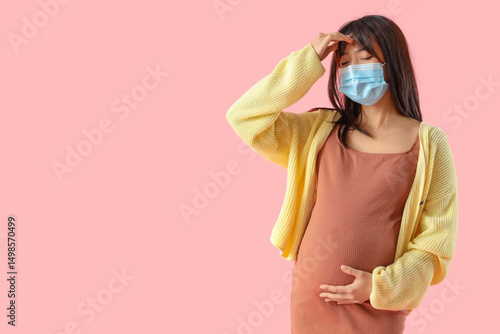 Pregnant Asian woman in med...