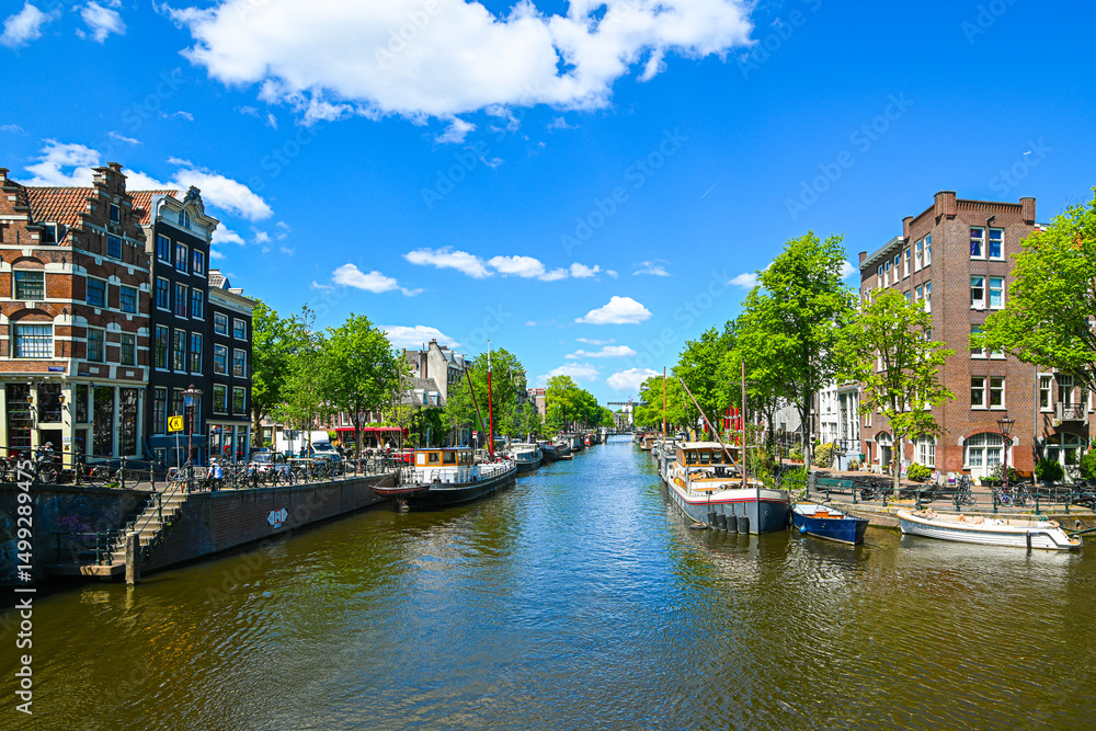 Fototapeta premium canal in amsterdam
