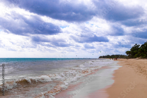 Fototapeta Naklejka Na Ścianę i Meble -  Tropical Caribbean beach clear turquoise water Playa del Carmen Mexico.