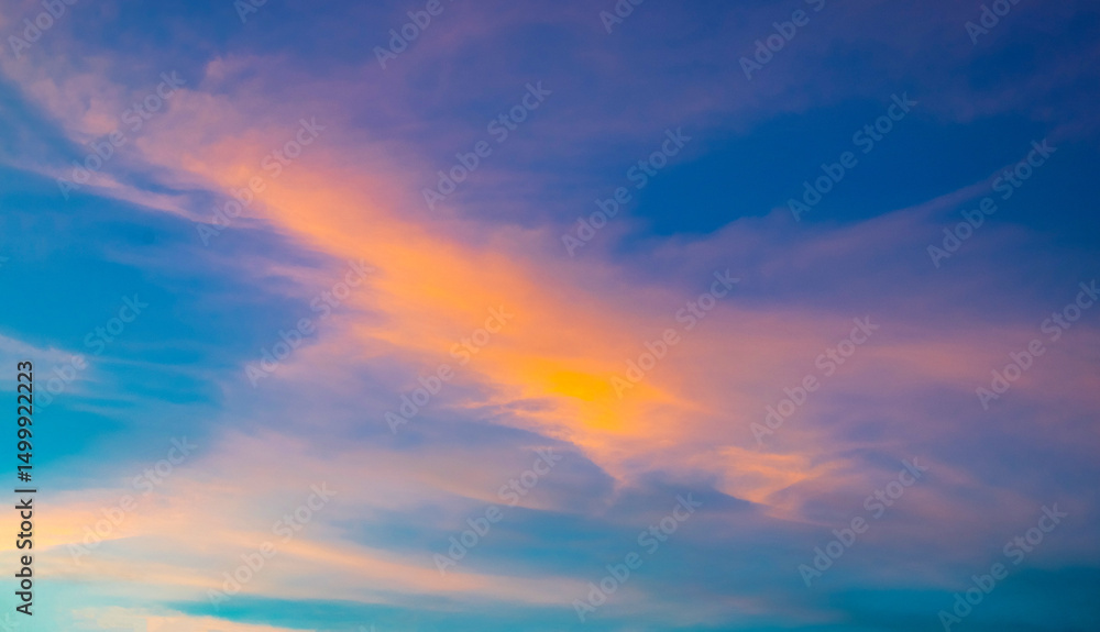 Obraz premium Sunset with dramatic sky background.