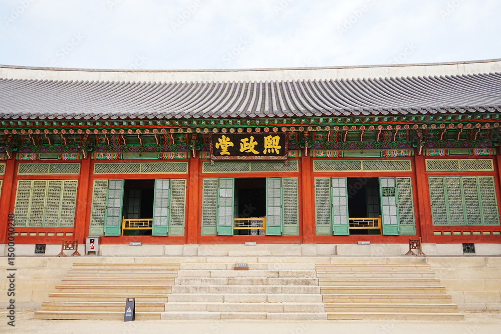 Fototapeta premium Changdeokgung Palace in Seoul, Korea - 大韓民国 ソウル 昌徳宮