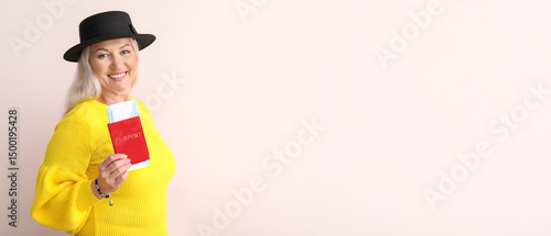 Happy mature woman with pas...